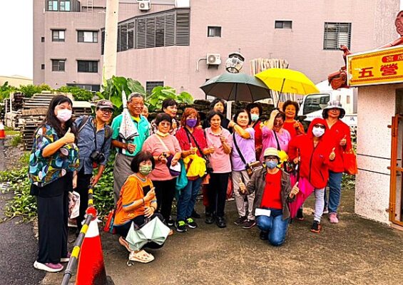 實務演練課程在長成宮前的大合影